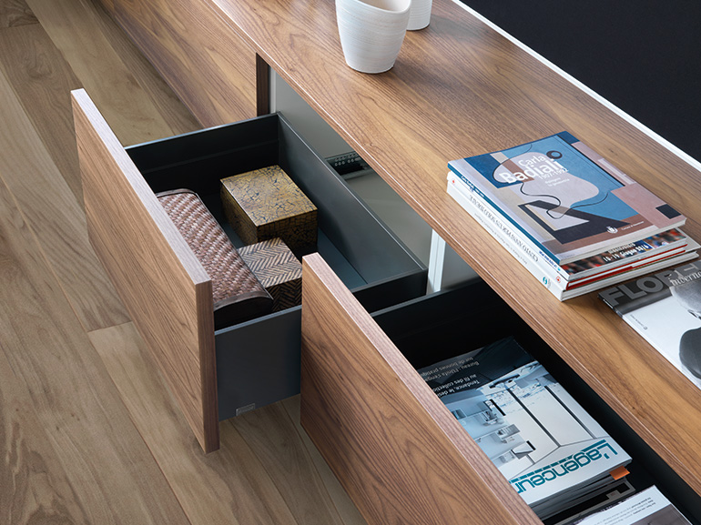   LINEABOX:  The new and innovative metal drawer system of the future 
